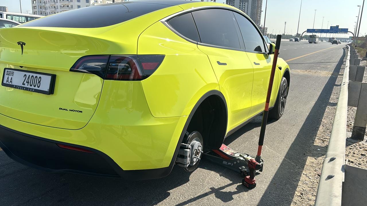 Tyre Land Dubai technician performing mobile tyre repair